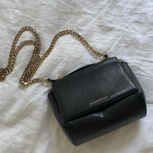 VINTAGE GIVENCHY BLACK CROSSBODY BAG